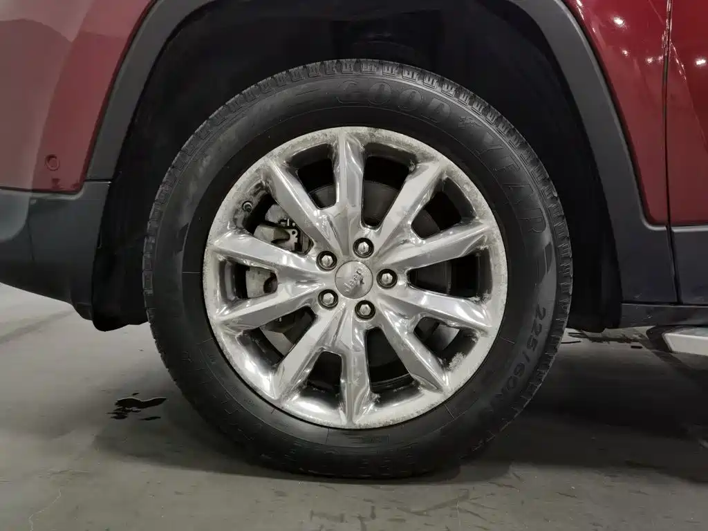 Jeep Cherokee — миниатюра 17
