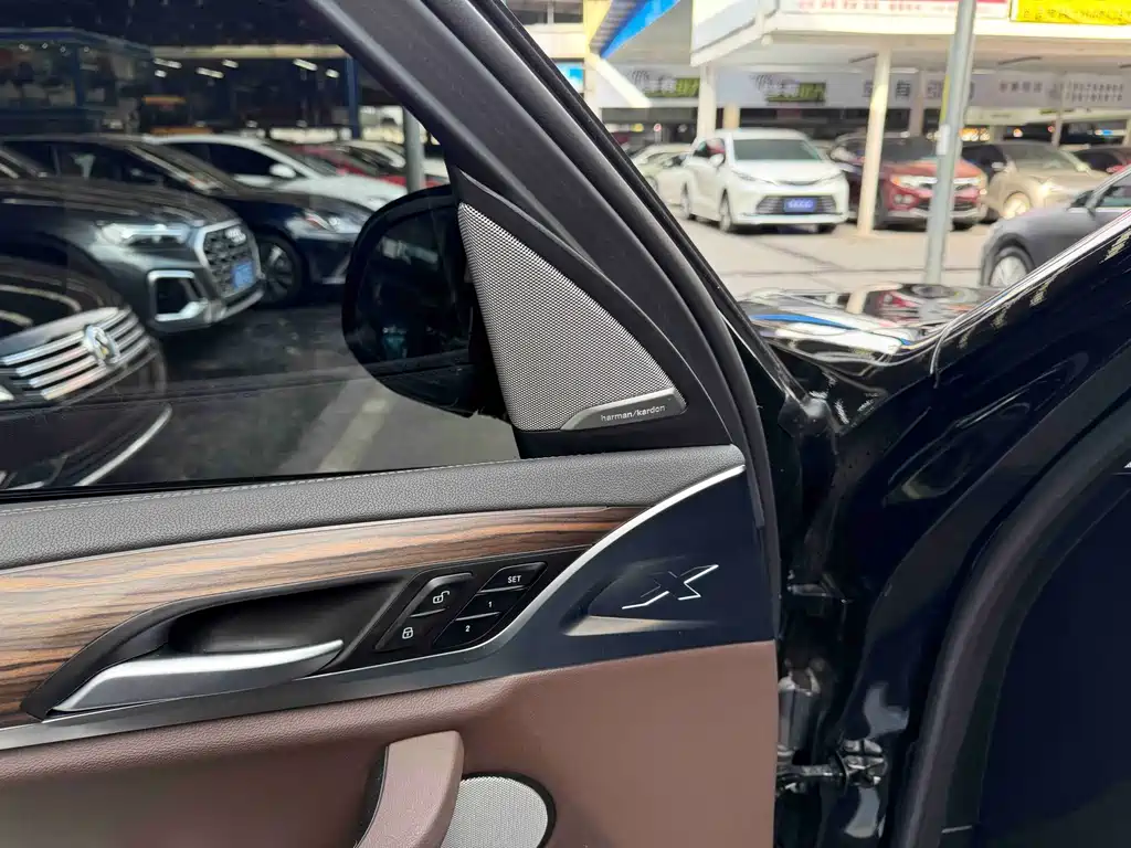BMW X3 — миниатюра 11