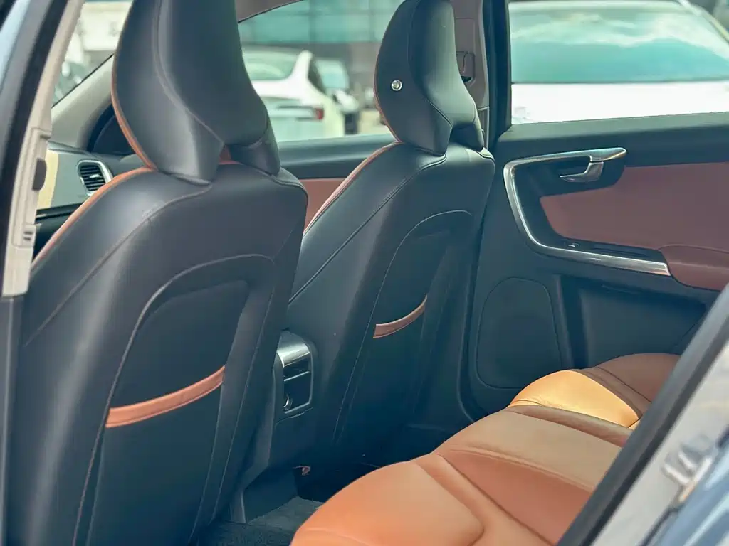 Volvo S60 — миниатюра 19