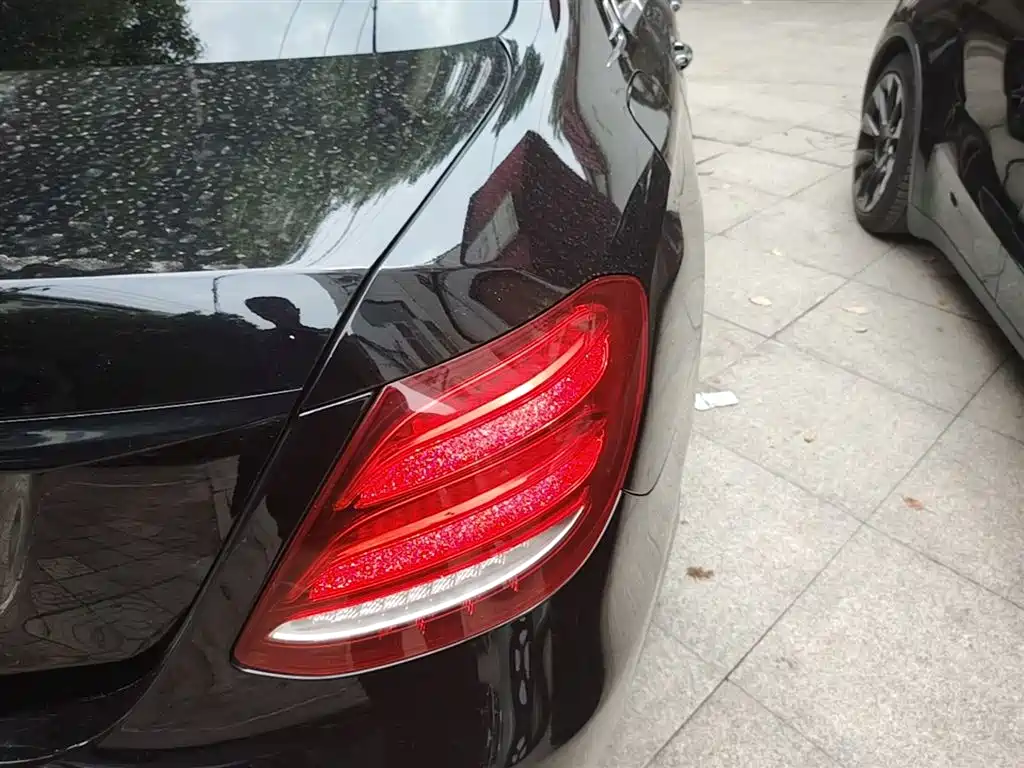 Mercedes-Benz E-Class E 2020 E 300 L Sport