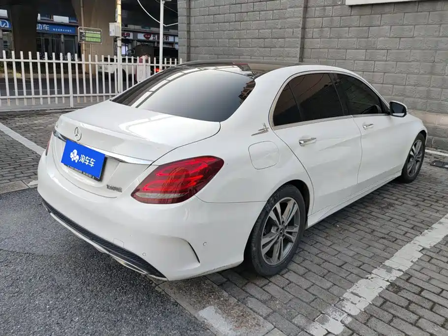 Mercedes-Benz C-Class — миниатюра 3