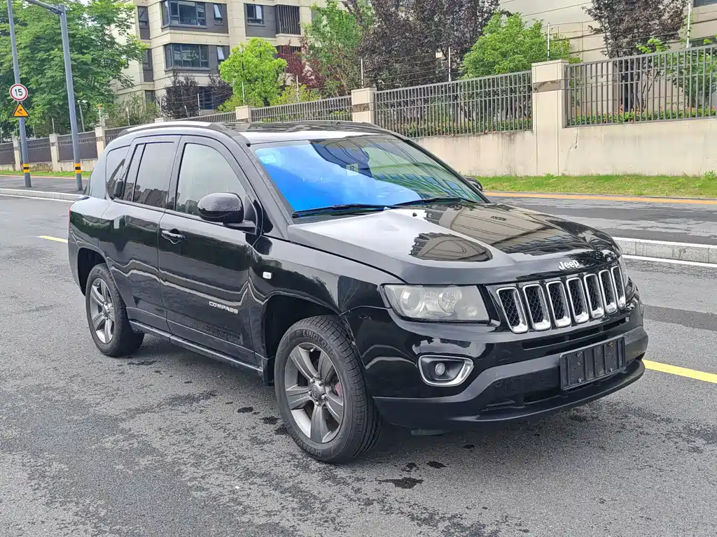 Jeep Compass (Import) — миниатюра 3