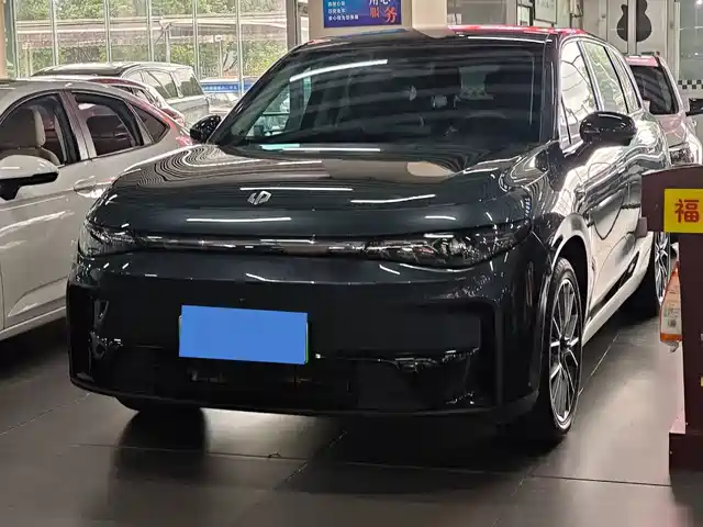 Leapmotor C10