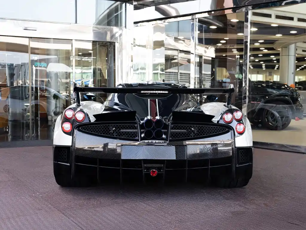 Pagani Huayra — миниатюра 14