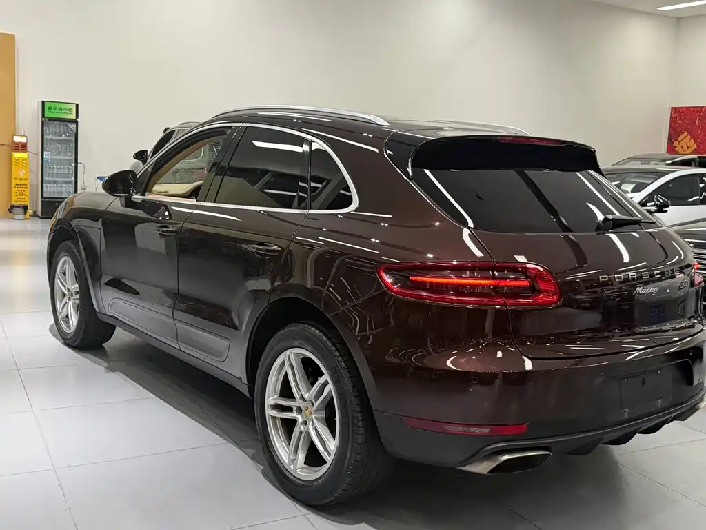 Porsche Macan — миниатюра 7