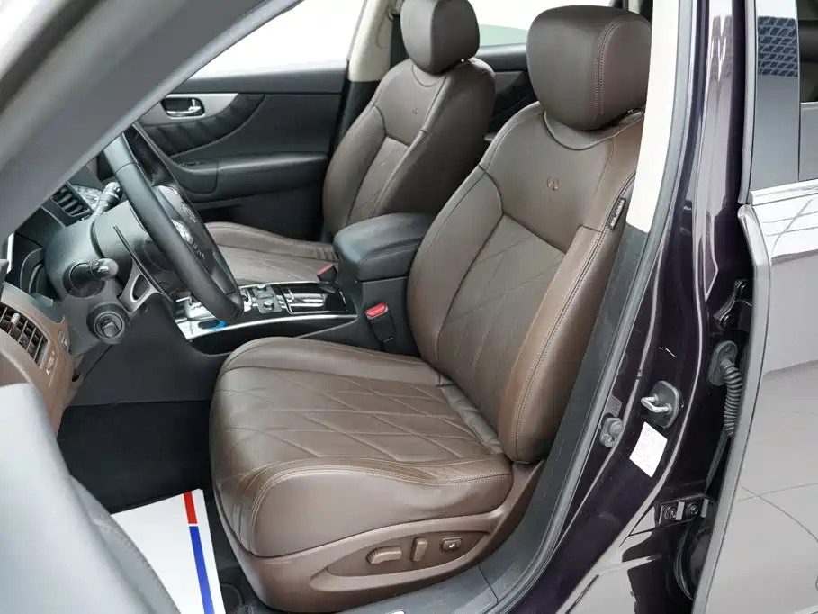 Infiniti QX70 — миниатюра 7