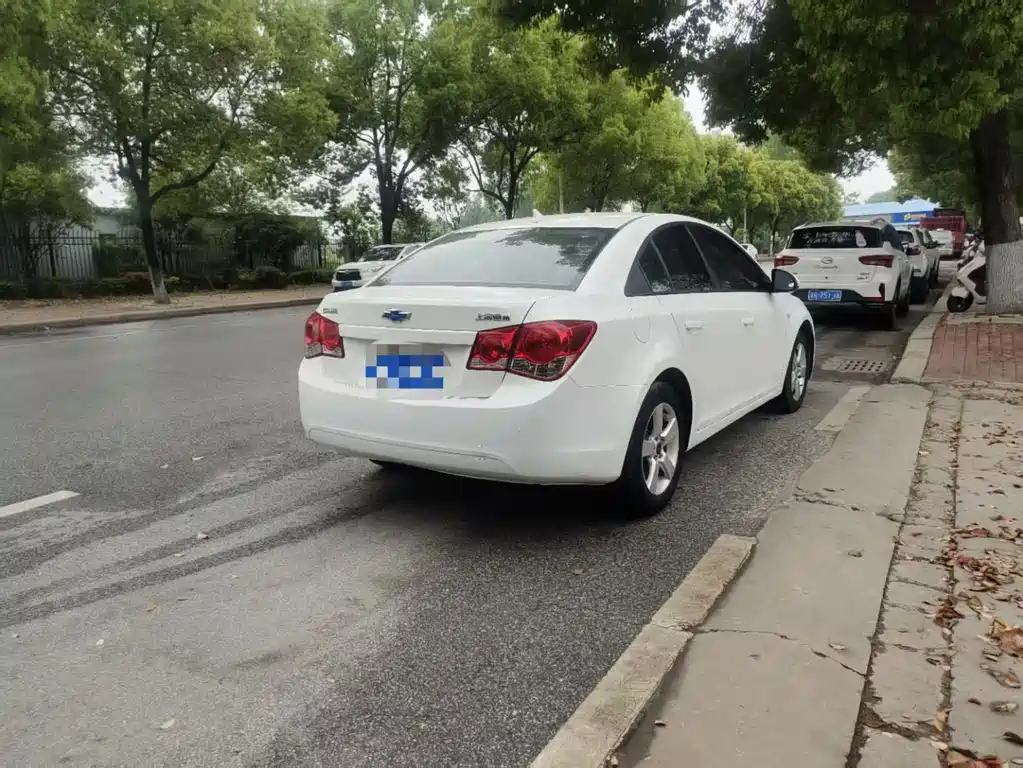 Chevrolet Cruze — миниатюра 9