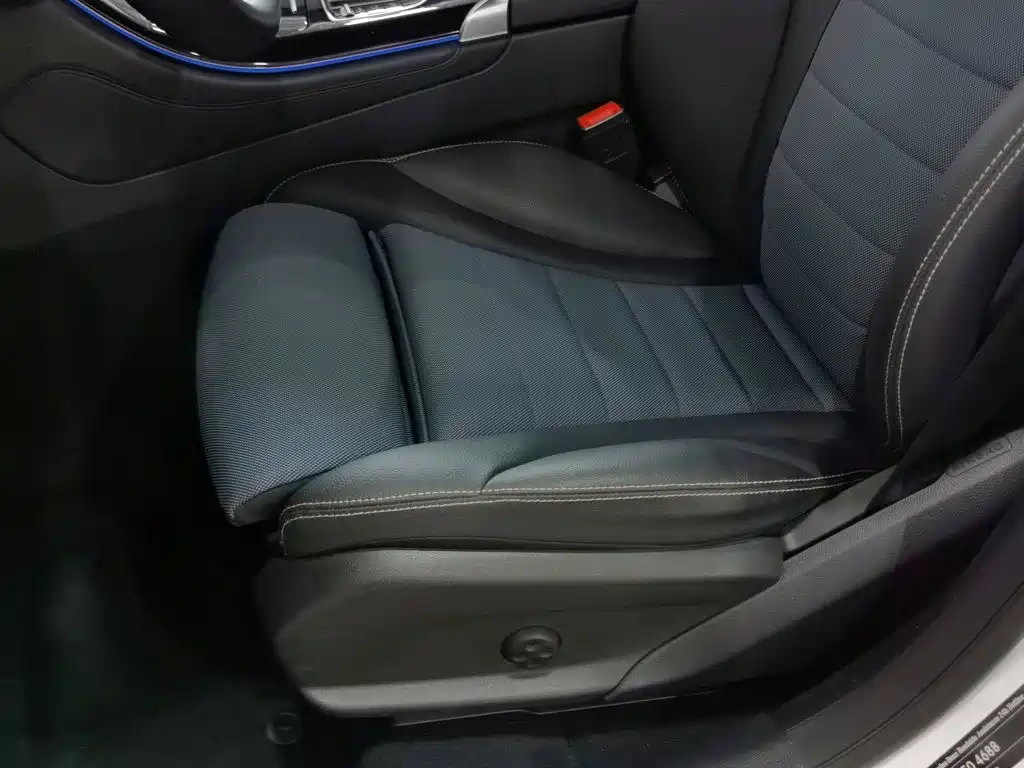 Mercedes-Benz EQC — миниатюра 20