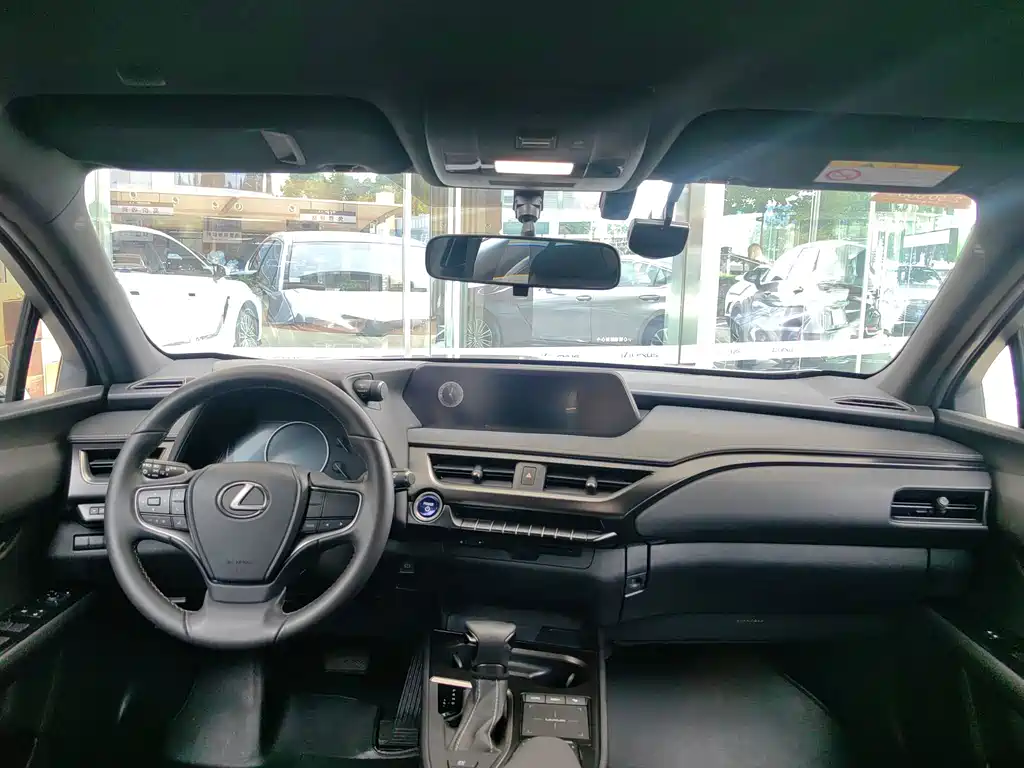 Lexus UX — миниатюра 3