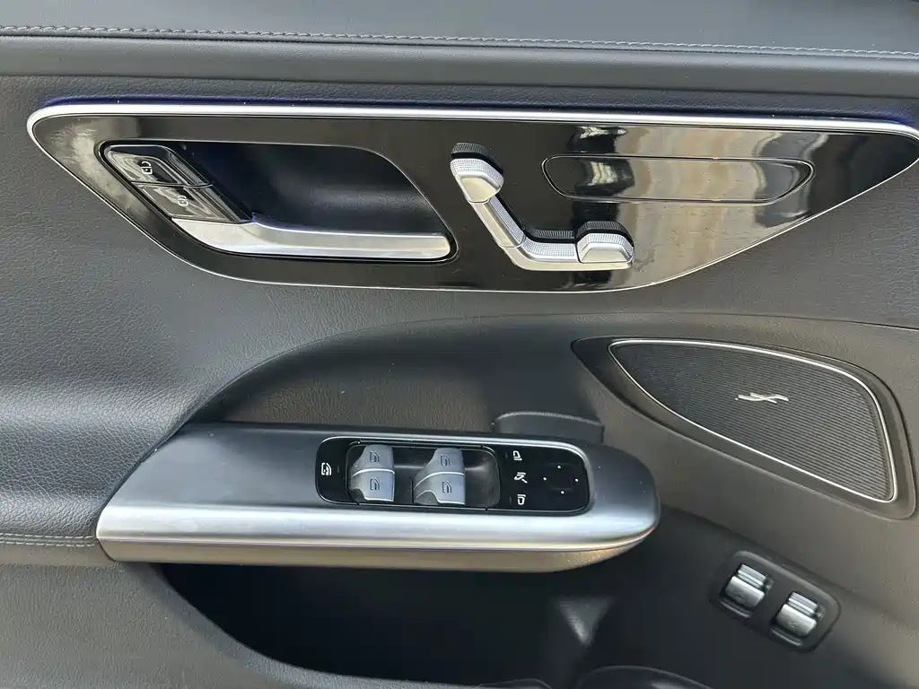 Mercedes-Benz C-Class New Energy — миниатюра 11