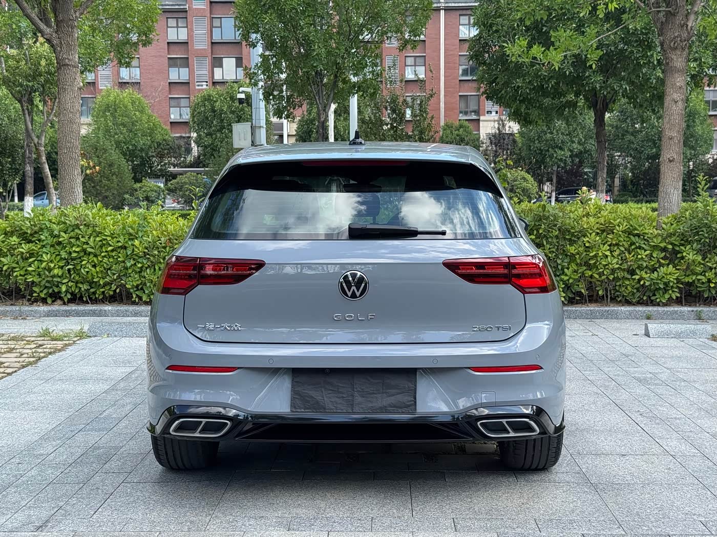 Volkswagen Golf 1.4 л 2023 г. Серебристо-серый, пробег 27000 км