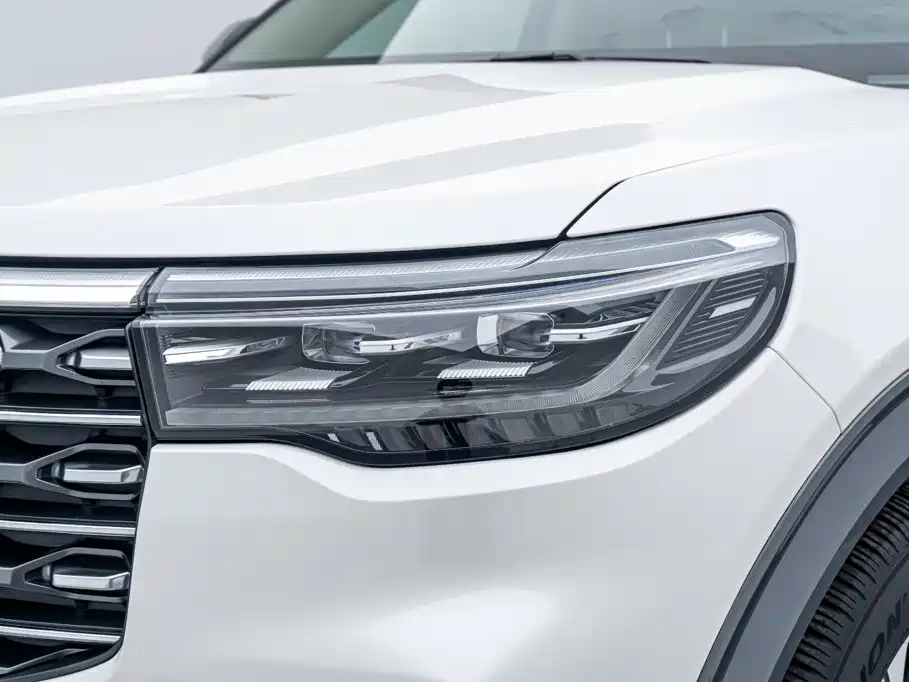 Ford Explorer — миниатюра 12