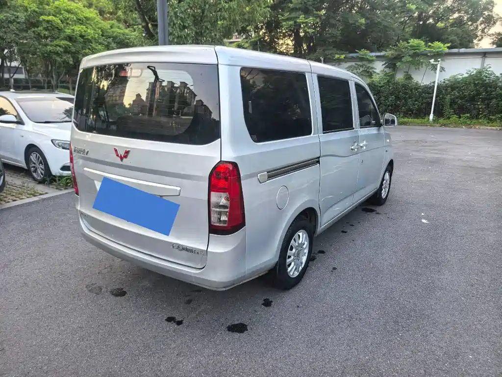 Wuling Rongguang V — миниатюра 4