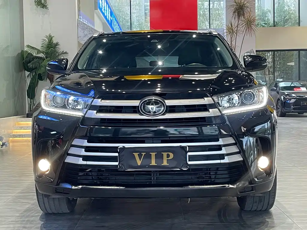 TOYOTA HIGHLANDER