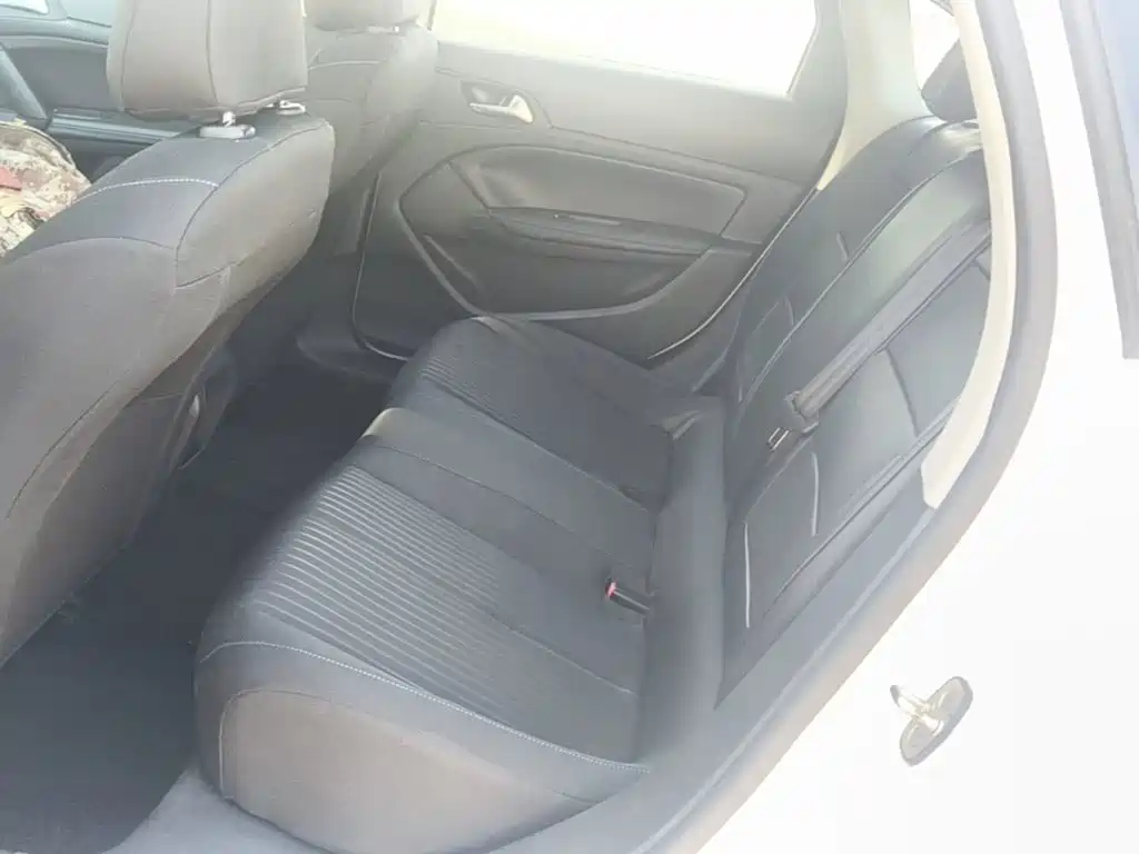 Peugeot 308 — миниатюра 17