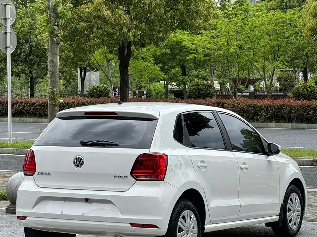 Volkswagen Polo 1.4L Manual Elegant Type, фото 4