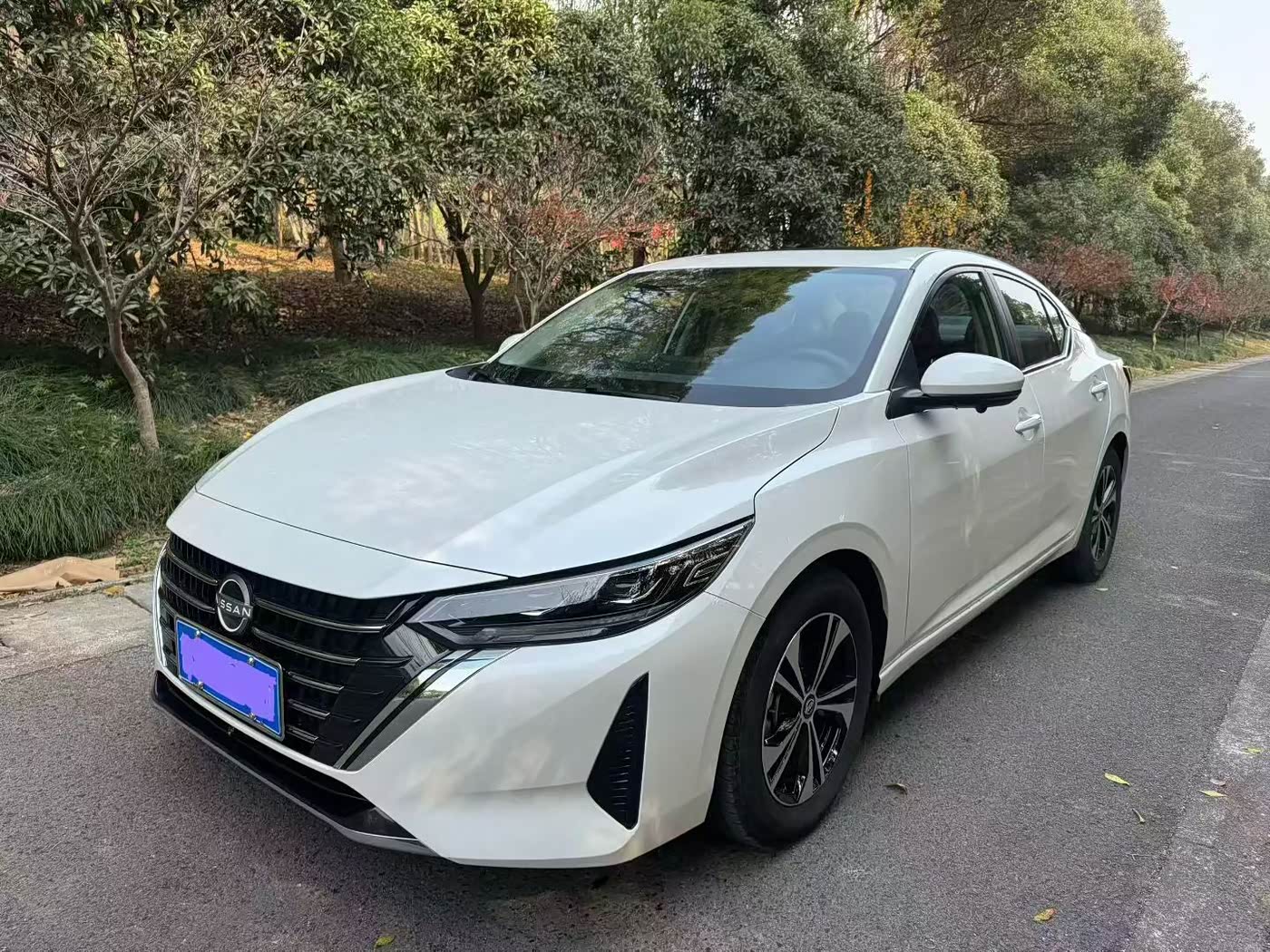 Nissan Sylphy 1.6 л 2024 г. Белый, пробег 30000 км