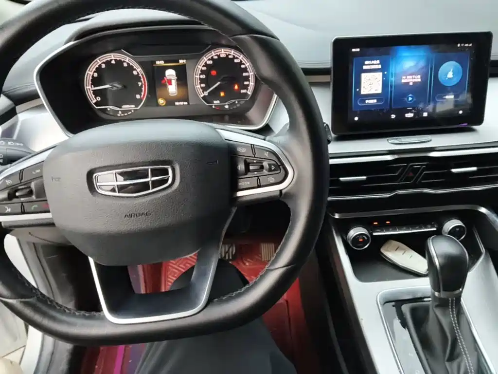 Geely Binyue — миниатюра 10