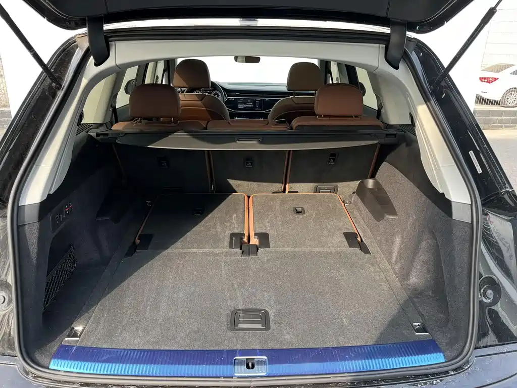 Audi Q7 — миниатюра 6