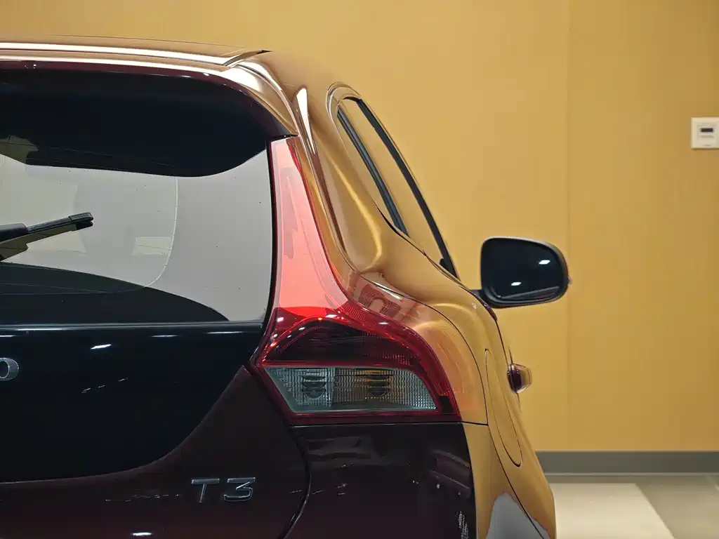 Volvo V40 — миниатюра 25