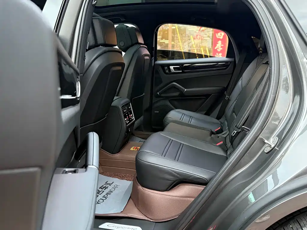 Porsche Cayenne — миниатюра 21