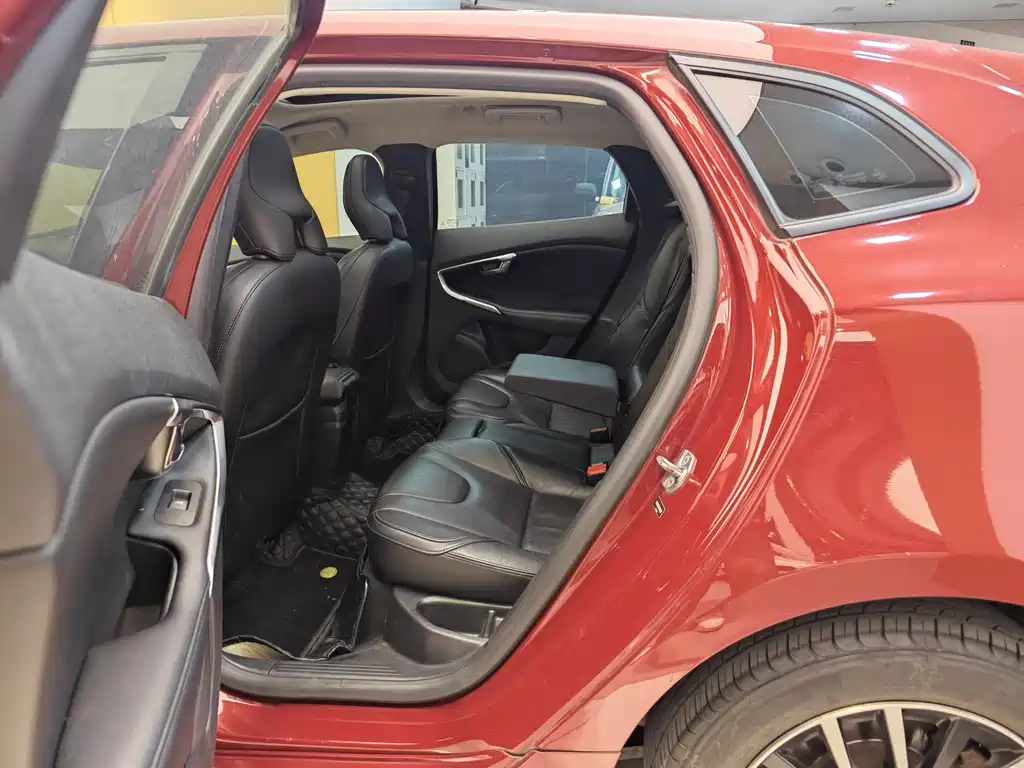 Volvo V40 — миниатюра 21