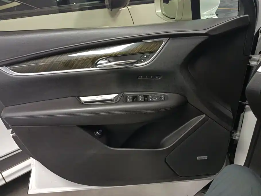 Cadillac XT5 — миниатюра 7