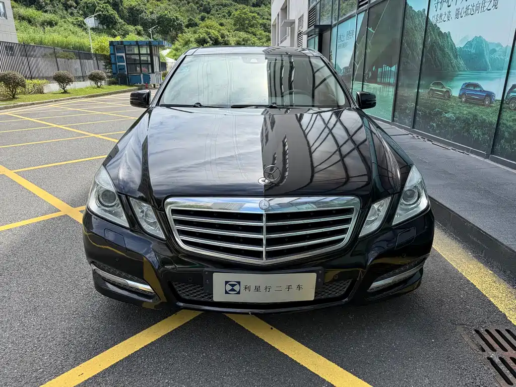 Mercedes-Benz E-Class — миниатюра 2
