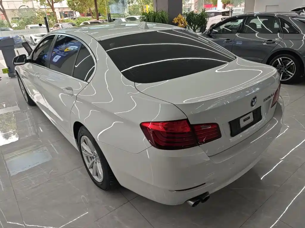 BMW 5 Series — миниатюра 5