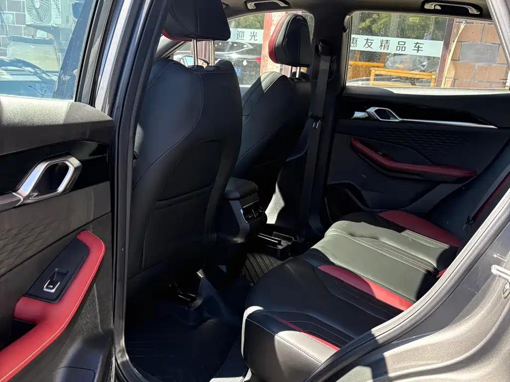Geely Binyue — миниатюра 8