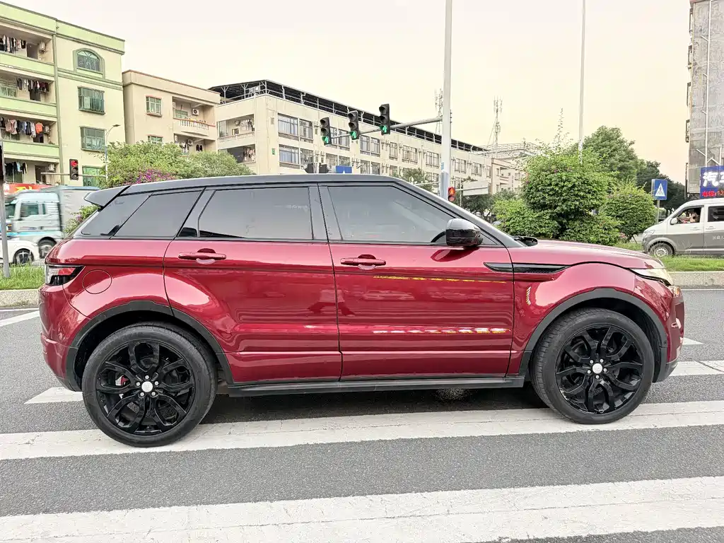 Land Rover Evoque (Import) — миниатюра 20