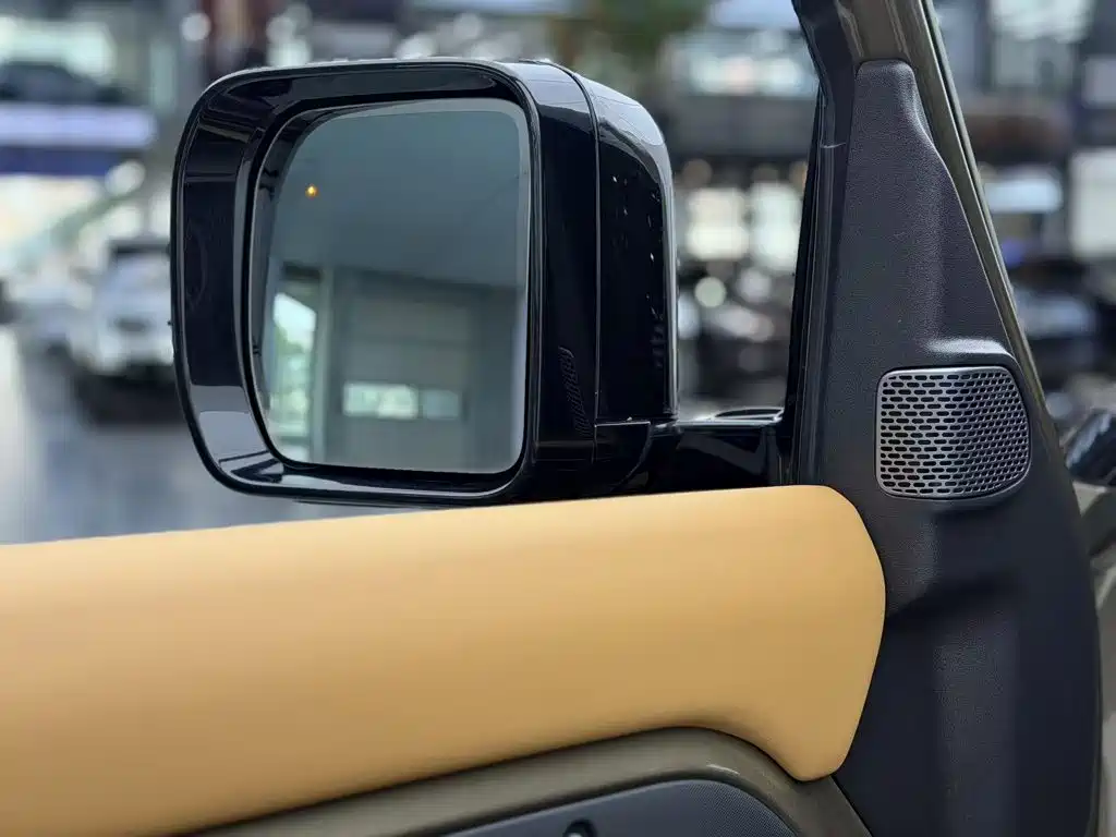 Land Rover Defender — миниатюра 19
