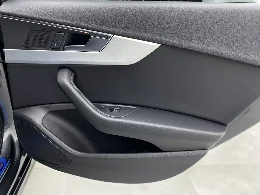 Audi A4L — миниатюра 24