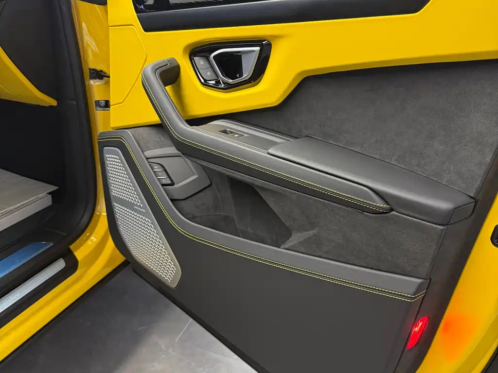 Lamborghini Urus SE 2025 4.0T Standard