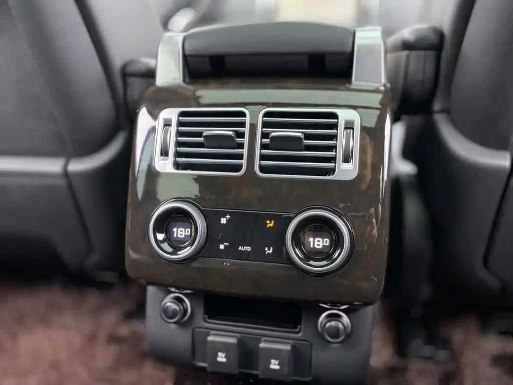 Land Rover Range Rover — миниатюра 18