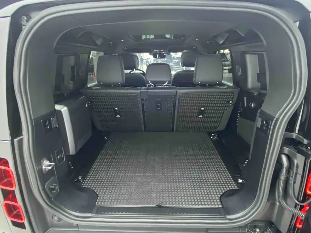 Land Rover Defender — миниатюра 30