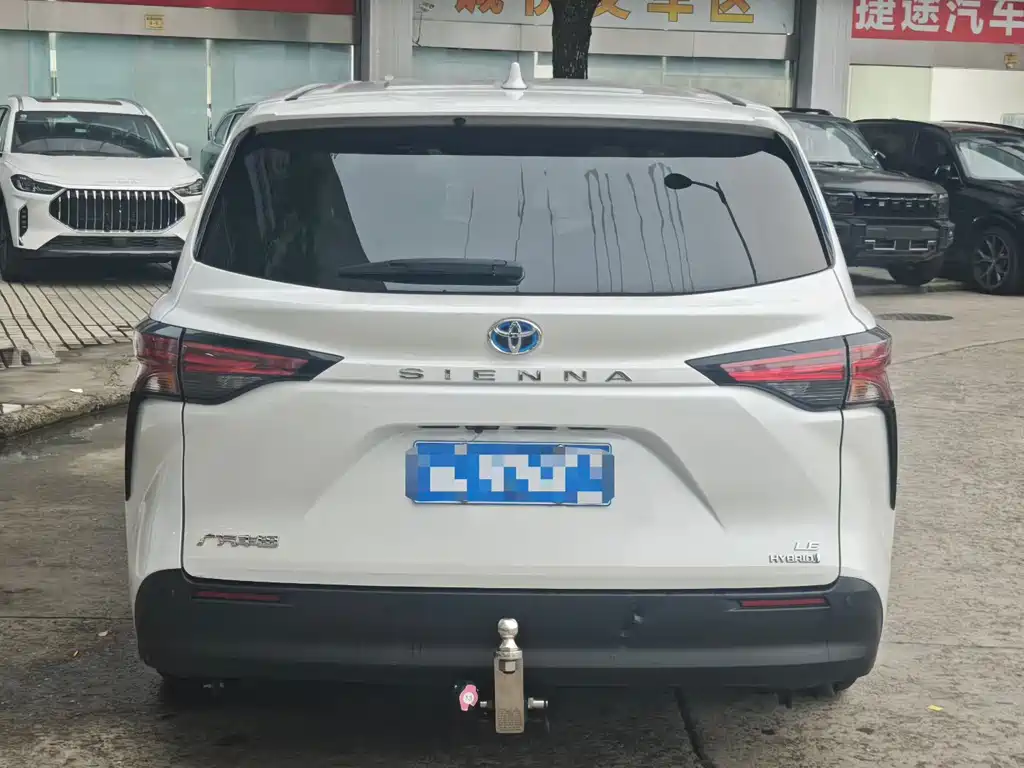 Toyota Sienna 2023 2.5L Luxury