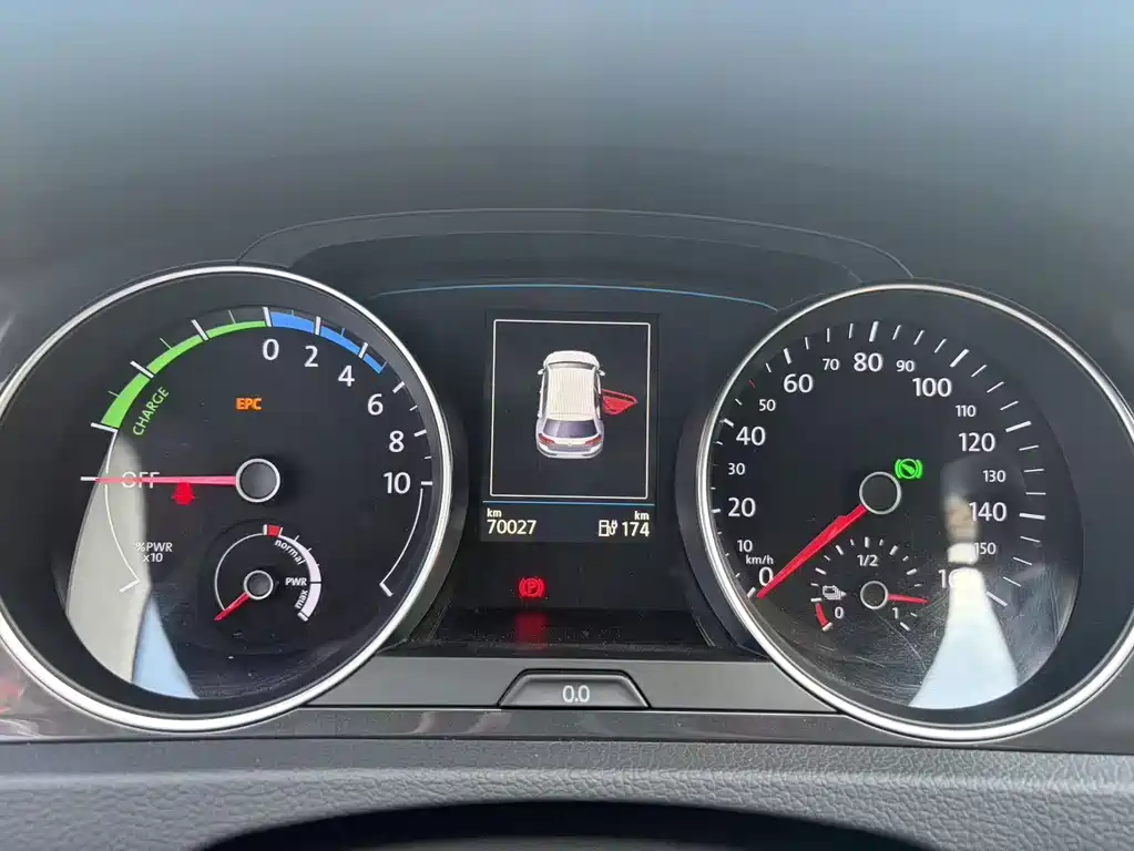 Volkswagen Golf EV — миниатюра 19
