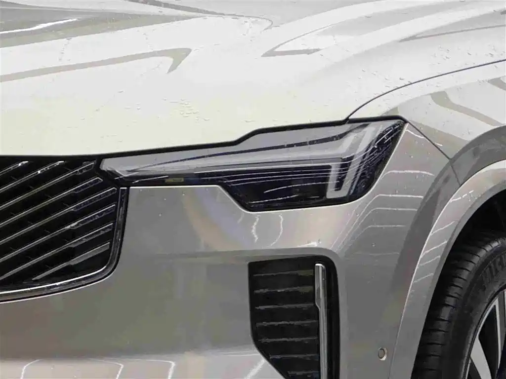 Volvo XC90 2025 B6 Luxury 6 мест