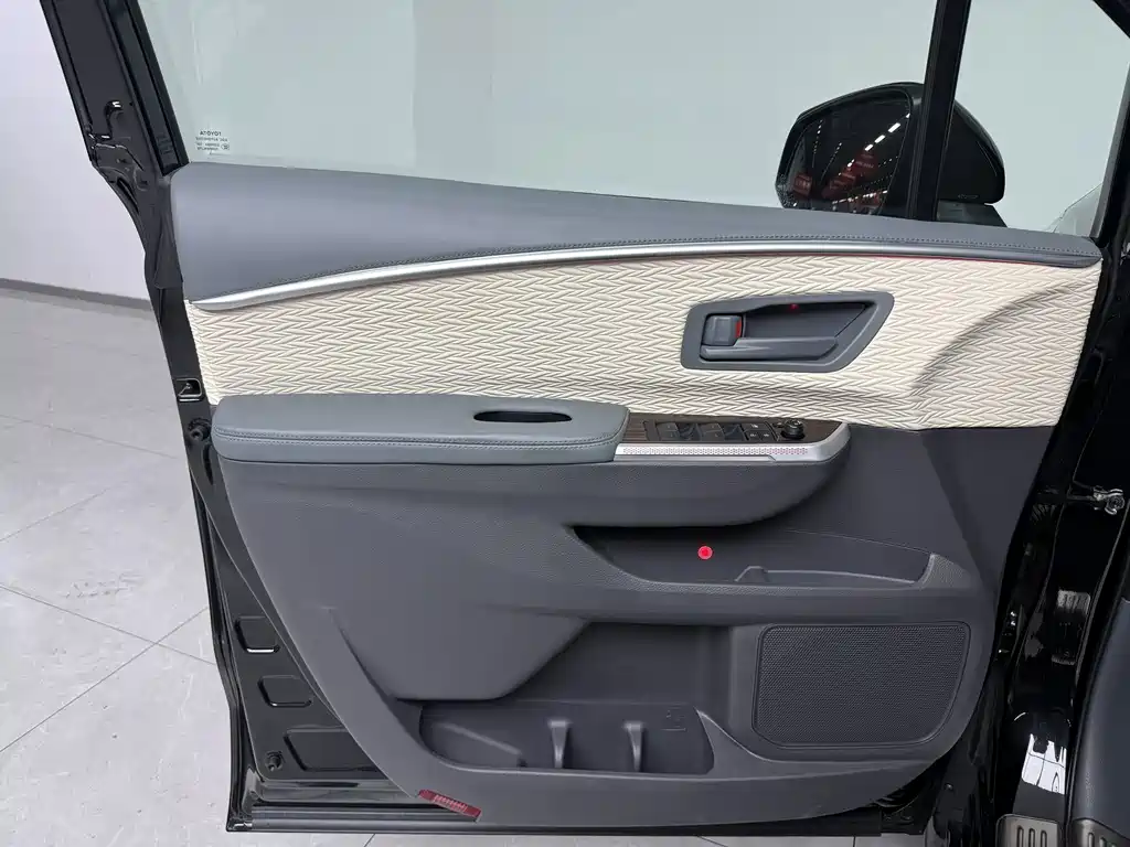 Toyota Sienna — миниатюра 13