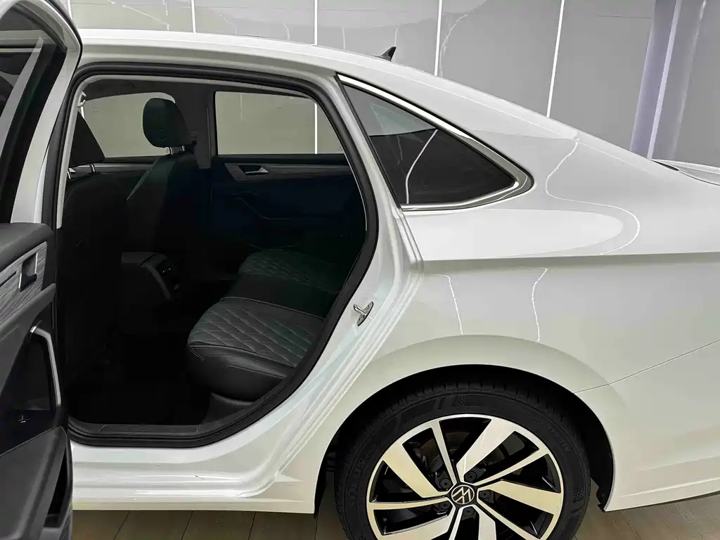 Volkswagen Sagitar — миниатюра 10