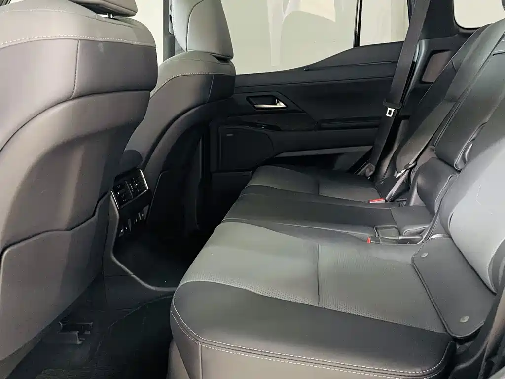Lexus GX — миниатюра 11
