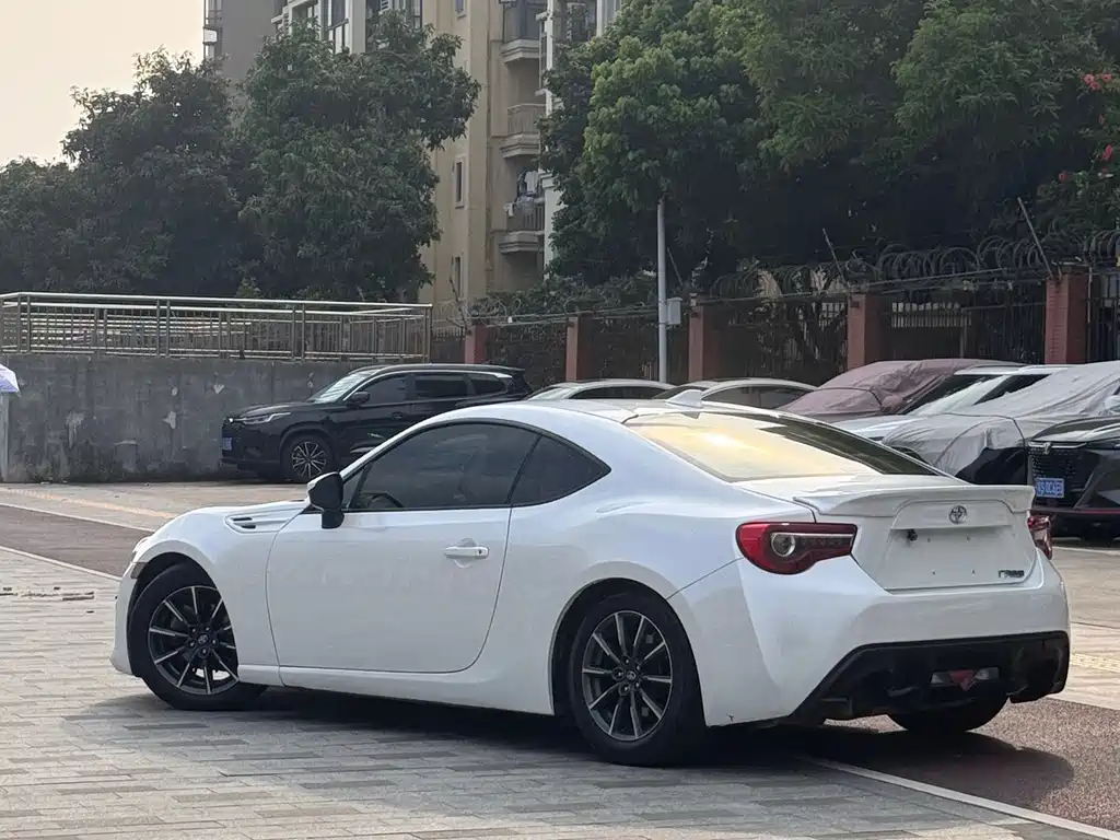 Toyota 86 — миниатюра 2