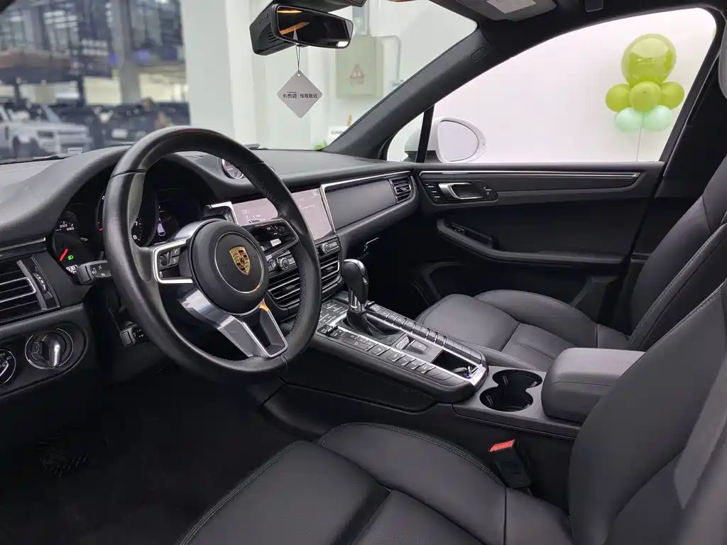 Porsche Macan — миниатюра 19