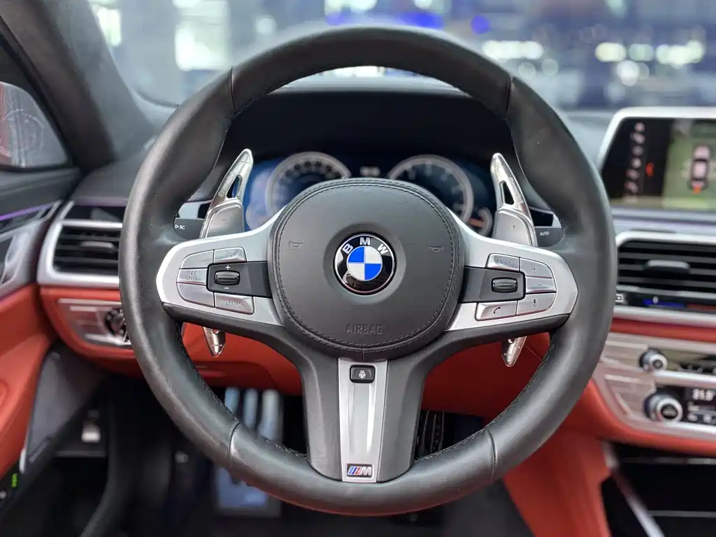 BMW 7 Series — миниатюра 16