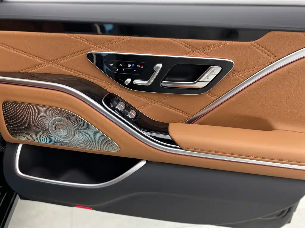 Mercedes-Benz S-Class — миниатюра 31