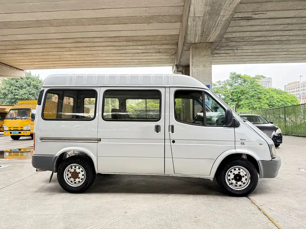 Ford Transit Classic — миниатюра 4