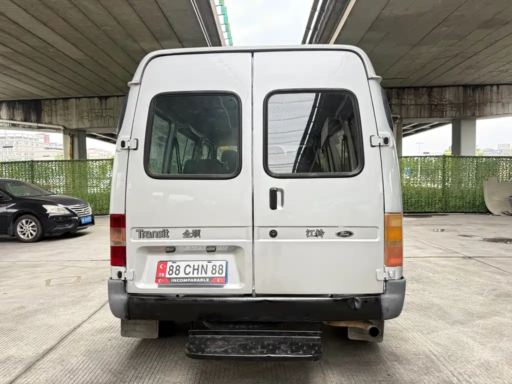 Ford Transit Classic — миниатюра 6