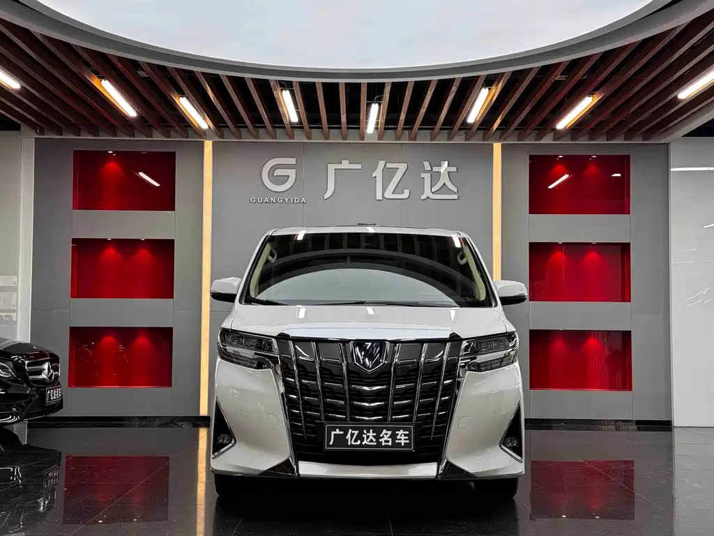 Toyota Alphard — миниатюра 3