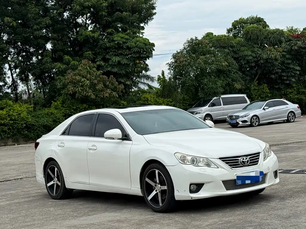 Toyota Reiz — миниатюра 3